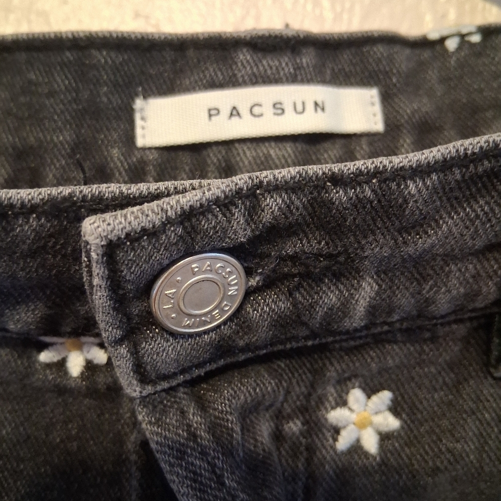 PacSun Y2K High Rise Straight Jeans Daisy Embroidery Size 28 Cropped - Picture 4 of 7